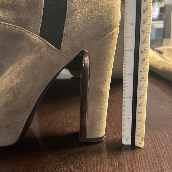 KNEE HIGH SIZE 9 WOMENS GUESS BOOTS - Picture 2 of 5